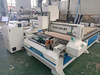 Routeur CNC 3 axes de qualité supérieure 1325 avec table 4x8