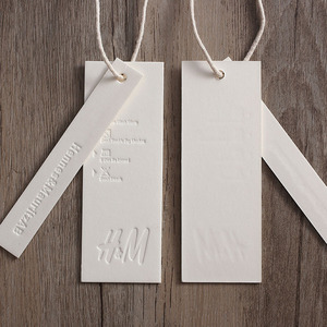 Étiquettes suspendues personnalisées couleur instantanée en carton blanc pour accessoires vestimentaires usage intérieur - Product Image 1