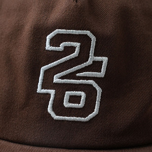 Casquette de baseball marron de haute qualité personnalisée à 5 panneaux pour homme, style streetwear, avec logo imprimé, style vintage rétro - Product Image 6
