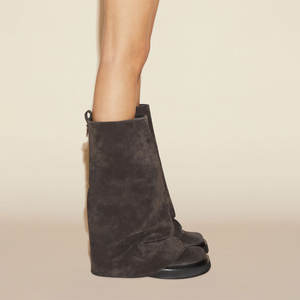 Vente en gros de qianlian <span class=keywords><strong>Bottes</strong></span> longues à plateforme pour femmes <span class=keywords><strong>Bottes</strong></span> plates à tige large en <span class=keywords><strong>cuir</strong></span> souple de marque privée pour femmes au genou - Product Image 6