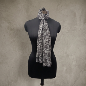 Women's <b>Long</b> <b>Silk</b> <b>Scarf</b> With Leaf Pattern Digital Printing Lightweight All Seasons Daily Wear Accessory - Product Image 2