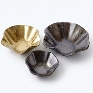 Cuencos Metálicos Hechos a Mano de Primera Calidad, Estilo Minimalista, Acabado Pulido en Tonos Dorados y Oscuros para Servir Alimentos y Decorar la Mesa - Product Image 1