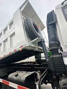 Yuchai 340pk Zware Vrachtwagen 12-Traps Snelle Versnellingsbak 5T + 13T Tandem As 11.00r20 Stalen Radiaalband 300Mm Dubbel Frame 4X2 Nieuw - Product Image 4