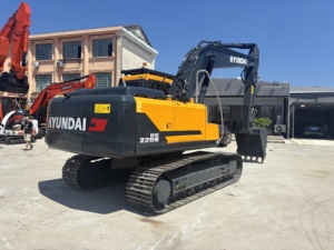 Excavadora Hyundai HX220S de 22 toneladas, modelo 2023 con Motor, rodamiento de engranajes, capacidad de cubo de 0,92 m, garantía de 6 meses a la venta - Product Image 5