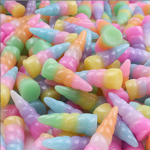 Nouveauté 100 pièces/sac coloré corne de <span class=keywords><strong>licorne</strong></span> résine breloque porte-clés ornements Slime bricolage plastique argile - Product Image 6