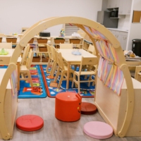 Ensemble de meubles de coin lecture en bois pour enfants pour les écoles maternelles, les garderies, les salles de classe, les zones calmes et d'apprentissage