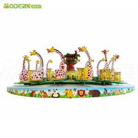 Manège Stable Girafe en Fibre de Verre pour Enfants - Manèges Durables Intérieurs/Extérieurs pour Centres Commerciaux et Attractions Extérieures