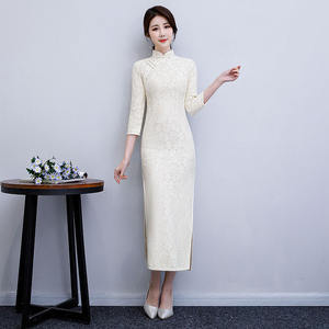 Fabricant vente en gros personnalisé moderne chinois rouge Cheongsams Qipao vintage oriental <span class=keywords><strong>mariage</strong></span> fête femmes Cheongsam <span class=keywords><strong>robe</strong></span> - Product Image 2