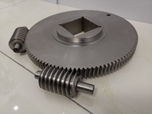 Engranaje de tornillo sin fin de fundición personalizado y eje helicoidal para turbina eólica - Product Image 4