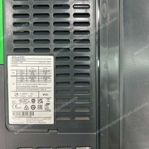 محولات Sch Neider ، عملية Altivar ATV900 ، ATV930 ، 0.75 كيلو وات ، إلى 208 V مع وحدة الكبح ATV930U07N4 - Product Image 3