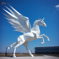 Vendre personnalisé moderne Animal abstrait Statue grandeur nature en métal blanc peint à la bombe Géométrie cheval volant Sculpture pour parc paysage