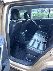 รถปี 2012 สำหรับ Tiguan Turbo 1.8TSI 4WD เกียร์ออโต้ เบาะหนังสีเข้ม ล้อแม็ก R16 ไม่มีอุบัติเหตุ เจ้าของเดียว ดูแลรักษาอย่างดี - Product Image 6