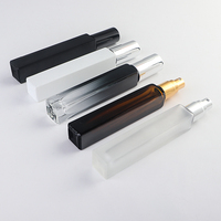 Échantillons de parfum rechargeables, flacon vaporisateur de parfum carré de 10 ml avec bouchon à vis, verre noir mat pour le décantage