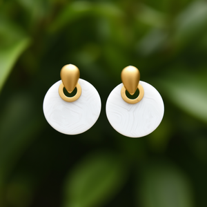 ต่างหูแฟชั่นทรงหยดน้ำ สแตนเลสสตีล 316L ชุบทอง PVD ดีไซน์ลายหินอ่อนสีขาว ทนทาน เป็นมิตรต่อสิ่งแวดล้อม - Product Image 3