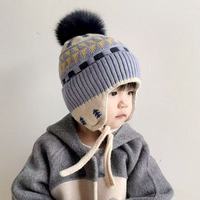 Bonnet d'hiver tricoté pour enfants, mignon, double couche, doublure en peluche, protection des oreilles, motif rétro, avec pompon, pour garçons et filles