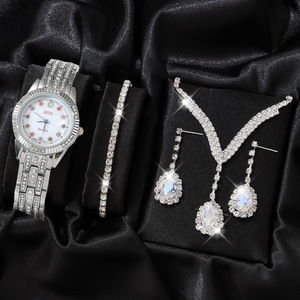 New Fashionable High-end Personalized Diamond Inlaid Small square Watch+pearl Jewelry 5pcs/set - Product Image 6