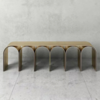 Chaise de banc de chambre à coucher à cadre en métal de luxe au design minimaliste moderne poufs souples pour l'entrée pour la maison, l'hôtel ou la villa