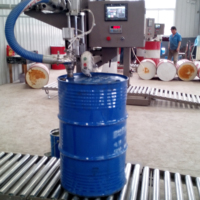 Ligne d'emballage automatique de boissons et de produits chimiques 1000L-IBC avec système de pesage double tête contrôlé par PLC - Fabricant d'origine