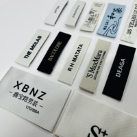 Étiquettes textiles personnalisées de haute qualité Accessoires vestimentaires Étiquettes pour chapeau et robe Logo d'entretien tissé en coton Satin Polyester