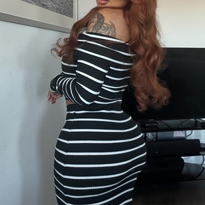 ชุดเซ็ต 2 ชิ้น เสื้อทรงเข้ารูปไหล่ตก ลายทาง และกระโปรงยาว สำหรับผู้หญิง คอลเลคชั่นใหม่รับฤดูใบไม้ร่วง แฟชั่น - Product Image 4