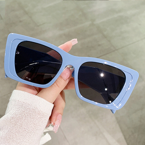 Gafas de Sol de Moda al por Mayor para Mujer, Gafas de Sol Retro de Lujo con Logotipo Personalizado, Gafas de Sol de Ojo de Gato en Color Azul - Product Image 1