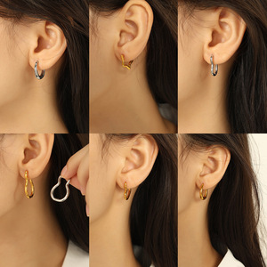 Pendientes de aro chapados en oro con forma de corazón, estrella, ovalados, redondos, joyería de moda unisex para mujeres y hombres, diseño abierto de estilo europeo simple - Product Image 4