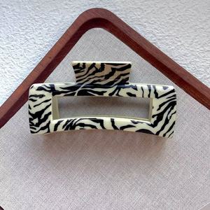 Grande pince à cheveux rectangulaire géométrique simple motif léopard, accessoire de mode vintage - Product Image 3