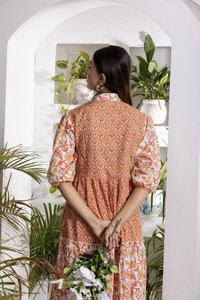 Vestido Blanco con Parches Estilo Mostaza para Mujer, con Cierre de Botones y Cuello, Diseño de Tres Capas con Vuelo para un Look Casual y Elegante - Product Image 2