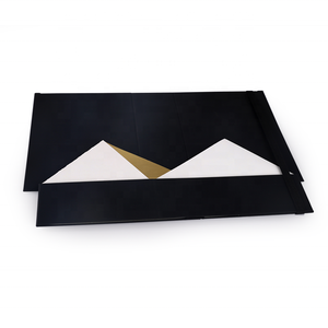 กล่องของขวัญกระดาษทรงสี่เหลี่ยมผืนผ้าพับได้สีดำหรูหราพร้อมวัสดุรีไซเคิลเคลือบมันวาวลายนูนภายในสีทอง - Product Image 3