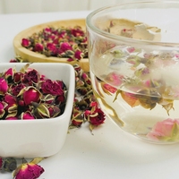 Vente en gros Pingying Rose séchée boutons de fleurs thé amincissant Rose bordée d'or thé aux fleurs sèches tisane
