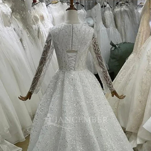 Vestido de Novia con Cuentas de Cristales Brillantes y Cola Desmontable, Modelo Lsbh27 - Product Image 6