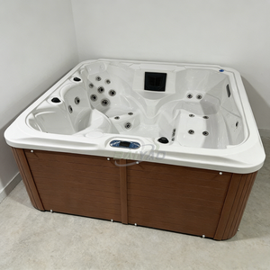 Baignoire de <span class=keywords><strong>spa</strong></span> extérieure de luxe créant une expérience de bien-être et de relaxation privée dans la cour à la maison - Product Image 4