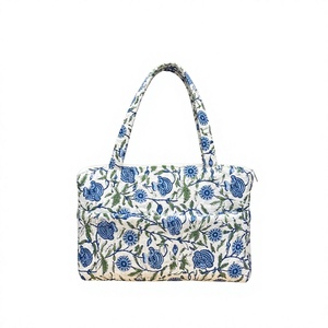 Bolsa Acolchada para Portátil de Algodón Puro de Alta Calidad, Hecha a Mano con Estampado Floral, Funda Protectora Acolchada para Portátil, Estuche de Transporte para Computadora, Regalo - Product Image 1