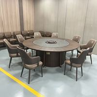 Ensemble élégant de table et de chaises rondes motorisées en bois traditionnel pour les restaurants et les salles de banquet d'hôtels