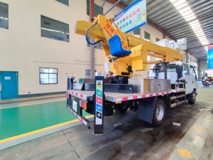 Camion <span class=keywords><strong>con</strong></span> Piattaforma Aerea Isolata a Doppia Cabina ISUZU, 19m, per Lavori Elettrici, Vendita Diretta dalla Fabbrica - Product Image 4
