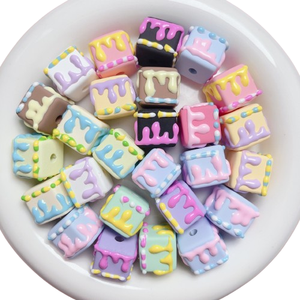 T1844 Cube de crème gâteau mignon 3D perles <span class=keywords><strong>dessin</strong></span>ées à la main bricolage matériel bracelet chaîne accessoires fournisseur - Product Image 1