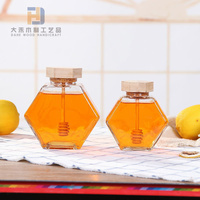 Tarro de miel con forma hexagonal de alta calidad con tapas de cucharón de madera para almacenamiento de jarabe de miel Artesanía de madera Cajas de madera y letreros de pared