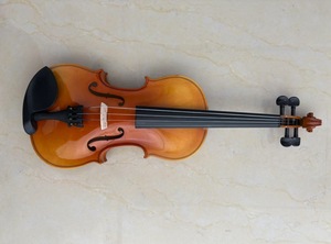 ไวโอลินรุ่นสำหรับผู้เริ่มต้นมาพร้อมกับชิ้นส่วนพื้นฐานในราคาที่เข้าถึงได้ - Product Image 2