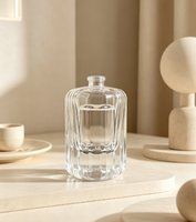 Flacon de parfum vide élégant et personnalisé en verre transparent côtelé carré de 30 ml avec pulvérisateur à pompe, sérigraphie, pour présentation et remplissage de parfums