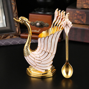 Portacucchiaio a forma di cigno Maini Light Luxury, decorato con diamanti, supporto in oro e argento, oggetto decorativo, artigianato in lega, metallo - Product Image 3