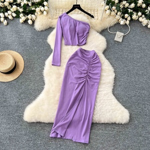 Set da donna estiva con scollo Slant <span class=keywords><strong>Top</strong></span> corto <span class=keywords><strong>a</strong></span> <span class=keywords><strong>vita</strong></span> <span class=keywords><strong>alta</strong></span> Modulare <span class=keywords><strong>gonna</strong></span> <span class=keywords><strong>lunga</strong></span> 2 pezzi - Product Image 4