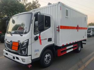 Camion de transport de liquides inflammables Foton Aoling, camion de transport de marchandises de type caisse, camions « Fabriqués en Chine » - Product Image 2