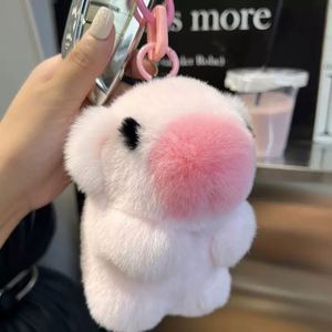 Peluche Capybara de Luxe en Fourrure de Lapin, Mignonne, Douce et Moelleuse avec Pompons, Porte-clés et Breloques de Sac, Accessoires - Product Image 2
