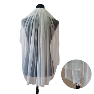 Voile de mariée en tulle ivoire fait main longueur du bout des doigts avec embellissement en strass pour les mariages et les fêtes de poule - Product Image 4