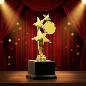 Trophée élégant en bois avec gravure personnalisée pour la reconnaissance des entreprises, les récompenses de leadership et l'excellence des employés - Product Image 1