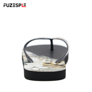 Chanclas Modernas con Diseño Floral para Mujer, Parte Superior Negra en Contraste, Suela Flexible con Tracción, Secado Rápido, Sandalias de Verano para Patio, Chanclas Brasileñas - Product Image 4
