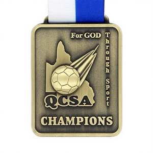 Medalla Deportiva e Internacional de Fútbol Personalizada con Acabado Metálico y Cordón para Regalos de Bienvenida - Product Image 3
