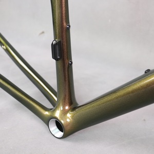 Cadre de vélo de route en fibre de carbone Chameleon 1007 Paint Superlight avec câblage interne, boîtier de pédalier TT-X70, support de pédalier UDH - Product Image 4