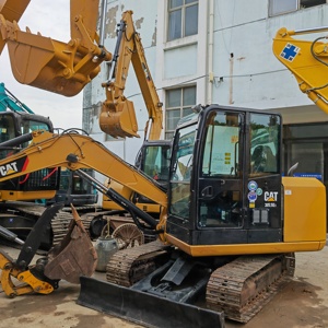 Mini-excavatrice CAT 305.5E2 d'occasion de qualité supérieure, 5,5 tonnes – Faible nombre d'heures, moteur C2.4 d'origine, idéale pour la construction urbaine - Product Image 2