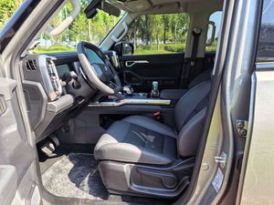 Chery Jetour Traveller T2 2.0TD Automatic ConquerSUV Usato, SUV Cinese di Lusso, Nuovo, Guida <span class=keywords><strong>a</strong></span> Sinistra, Cerchi in Lega R20, Interni in Pelle, Ibrido - Product Image 3